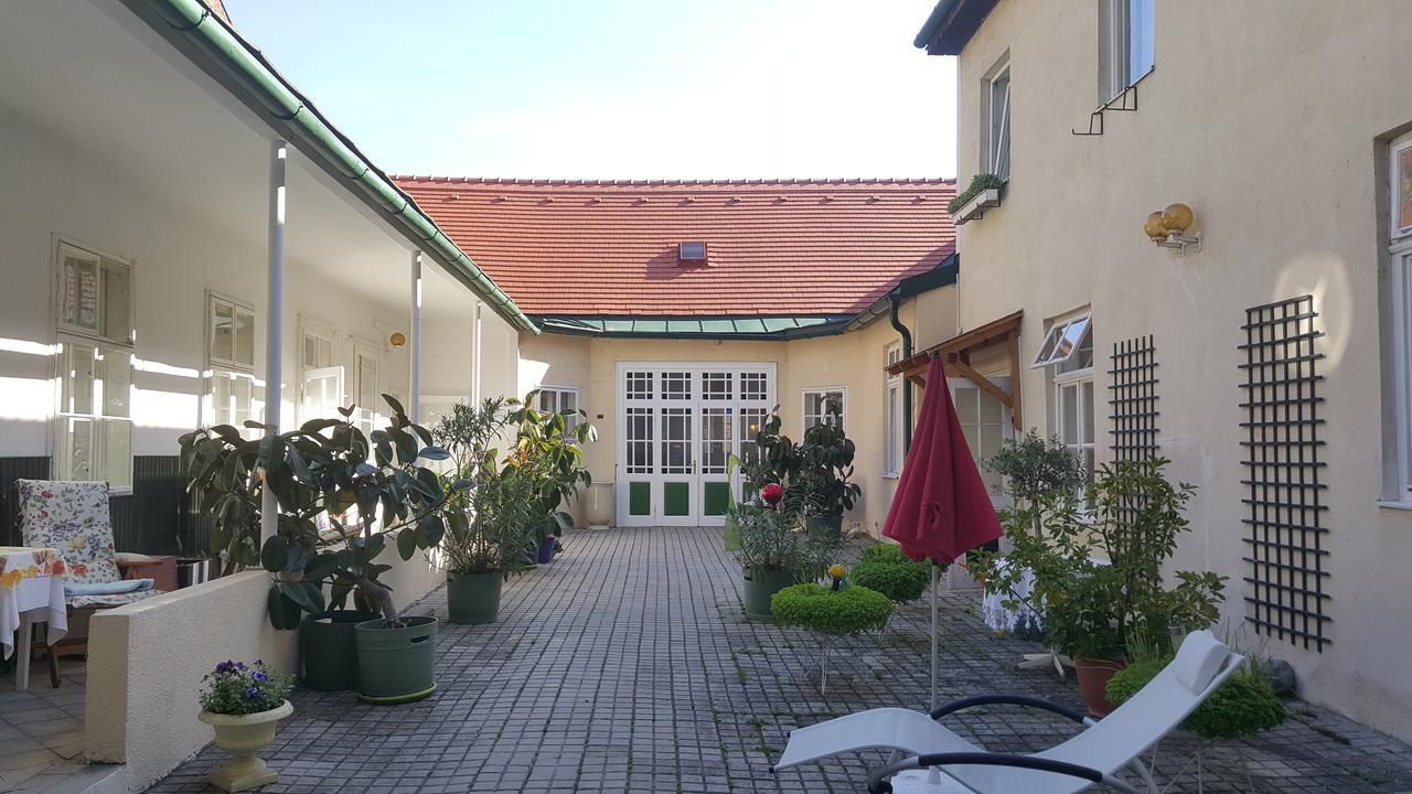 Pension Margit Baden Exterior foto